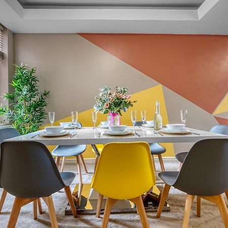 4 Bedroom, 6 Beds, 3 Bathrooms, Near Nec & Birmingham Airport, Business, Contractor And Family Friendly, Free Wi-Fi, Free Parking Ковънтри Екстериор снимка