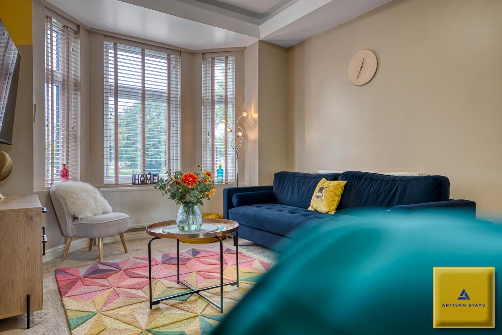 4 Bedroom, 6 Beds, 3 Bathrooms, Near Nec & Birmingham Airport, Business, Contractor And Family Friendly, Free Wi-Fi, Free Parking Ковънтри Екстериор снимка